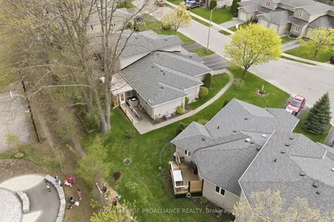 20 Pinegrove Court Belleville ON K8N 5X9