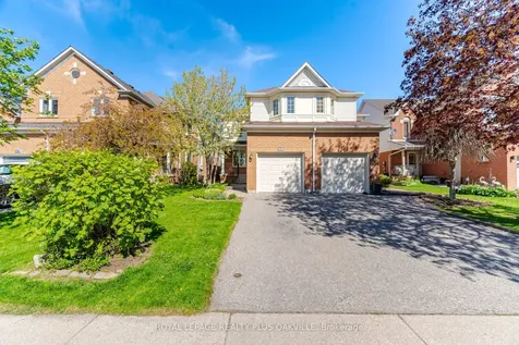 38 Houndtrail Drive Hamilton ON L8B 0N4