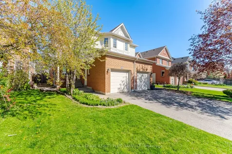 38 Houndtrail Drive Hamilton ON L8B 0N4