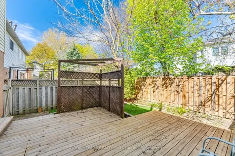38 Houndtrail Drive Hamilton ON L8B 0N4