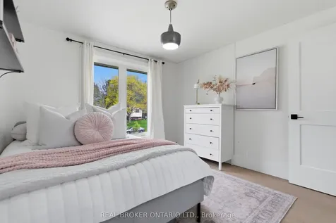 16 Bannisdale Way Hamilton ON L0R 1H2