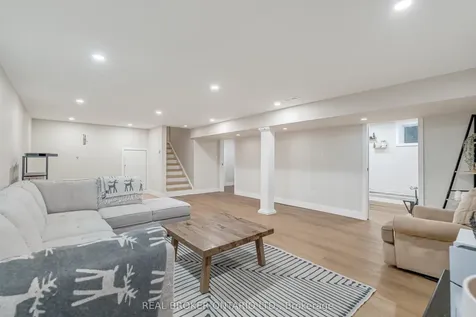 16 Bannisdale Way Hamilton ON L0R 1H2