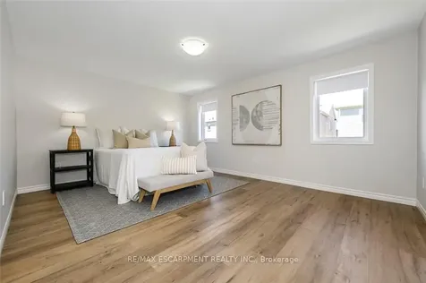 22 Spring Creek Drive Hamilton ON L0R 2H8