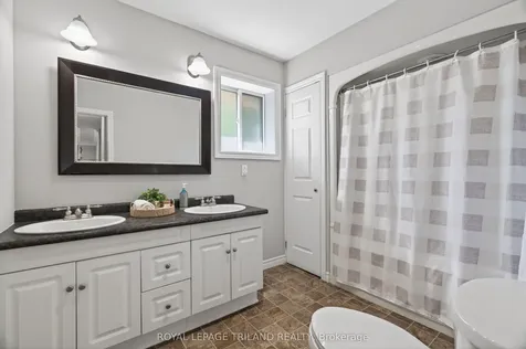 25 Pannell Lane Strathroy-caradoc ON N7G 2C6
