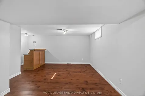 25 Pannell Lane Strathroy-caradoc ON N7G 2C6