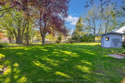 25 Pannell Lane Strathroy-caradoc ON N7G 2C6
