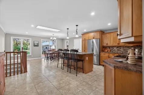 25 Pannell Lane Strathroy-caradoc ON N7G 2C6