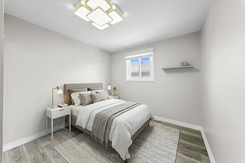 35 Folkestone Avenue Hamilton ON L8V 4M9