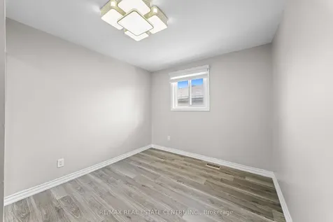 35 Folkestone Avenue Hamilton ON L8V 4M9