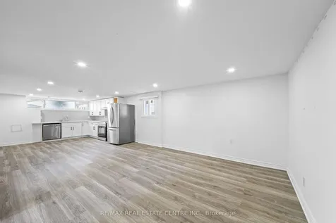 35 Folkestone Avenue Hamilton ON L8V 4M9