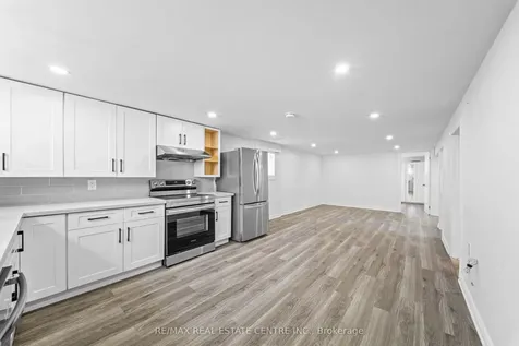 35 Folkestone Avenue Hamilton ON L8V 4M9