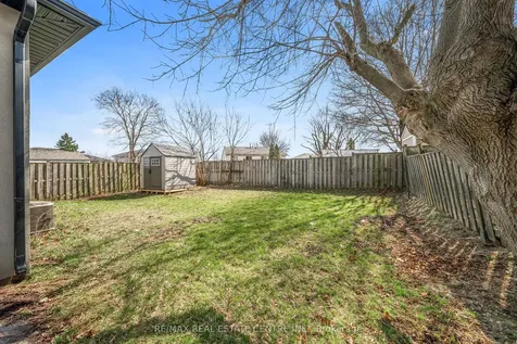 35 Folkestone Avenue Hamilton ON L8V 4M9