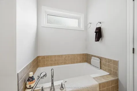 1271 Crossfield Avenue Kingston ON K7P 0A6