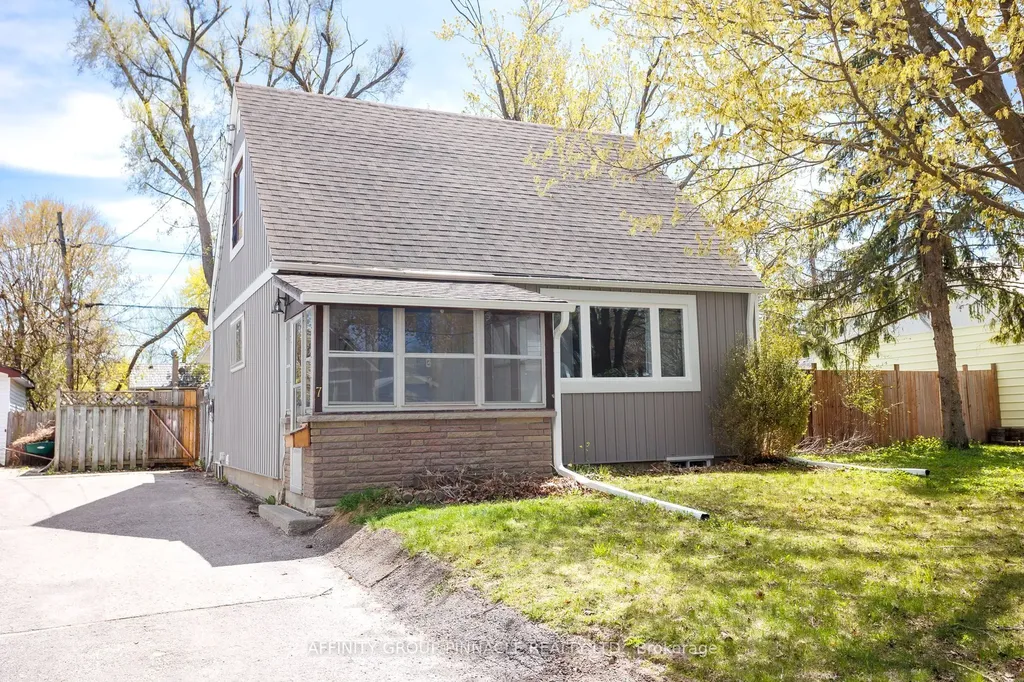 7 Churchill Crescent Kawartha Lakes ON K9V 3Y7