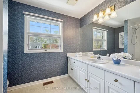 363 Northlake Drive Waterloo ON N2V 1W6