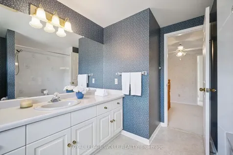 363 Northlake Drive Waterloo ON N2V 1W6