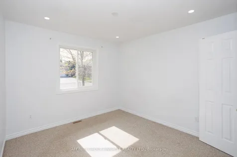 4 Champlain Boulevard Kawartha Lakes ON K9V 0H9