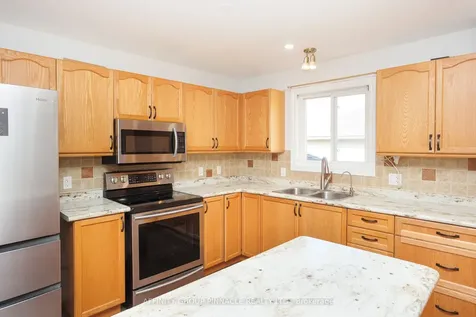4 Champlain Boulevard Kawartha Lakes ON K9V 0H9