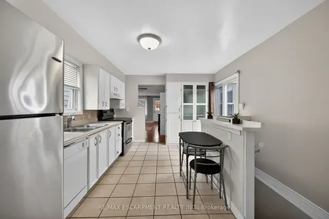 190 Campbell Avenue Hamilton ON L8H 2G3