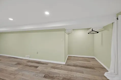 190 Campbell Avenue Hamilton ON L8H 2G3