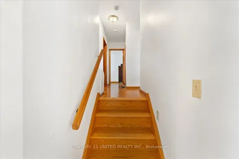 18 Belvedere Road Quinte West ON K8V 4A7