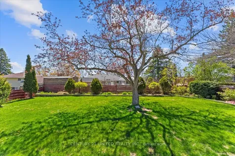 18 Belvedere Road Quinte West ON K8V 4A7