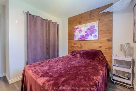 208 Gould Avenue North Bay ON P1B 7C7