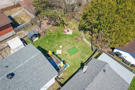 208 Gould Avenue North Bay ON P1B 7C7