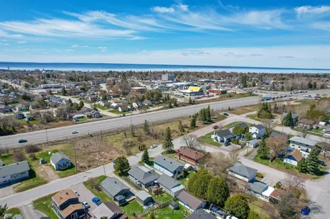 208 Gould Avenue North Bay ON P1B 7C7