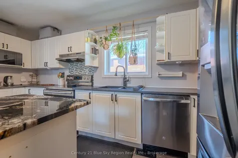 208 Gould Avenue North Bay ON P1B 7C7