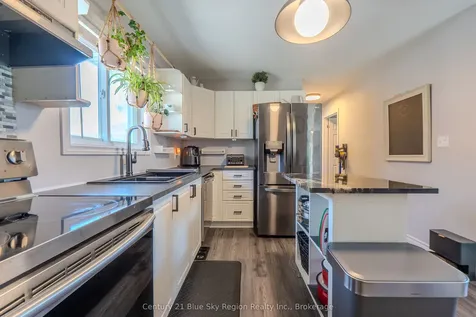 208 Gould Avenue North Bay ON P1B 7C7