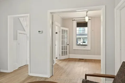 1236 Cannon Street E Hamilton ON L8H 1V1