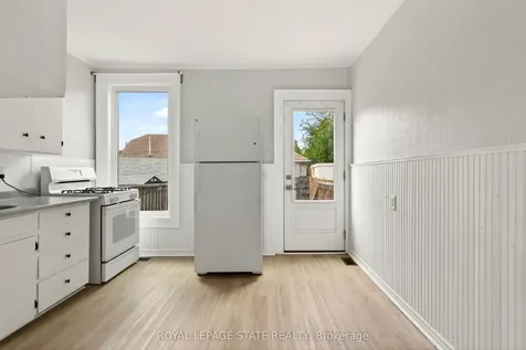 1236 Cannon Street E Hamilton ON L8H 1V1