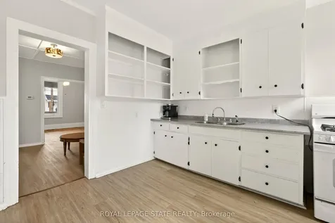 1236 Cannon Street E Hamilton ON L8H 1V1