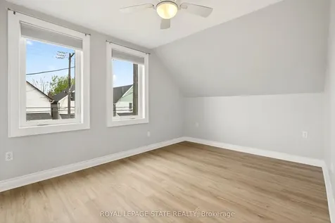 1236 Cannon Street E Hamilton ON L8H 1V1