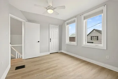 1236 Cannon Street E Hamilton ON L8H 1V1