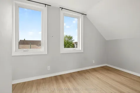 1236 Cannon Street E Hamilton ON L8H 1V1