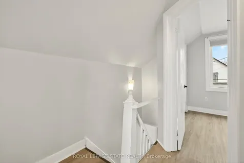 1236 Cannon Street E Hamilton ON L8H 1V1