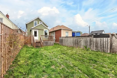 1236 Cannon Street E Hamilton ON L8H 1V1
