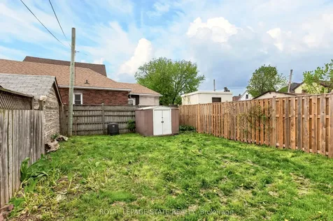 1236 Cannon Street E Hamilton ON L8H 1V1