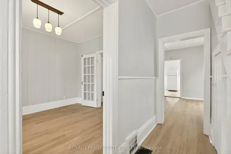 1236 Cannon Street E Hamilton ON L8H 1V1