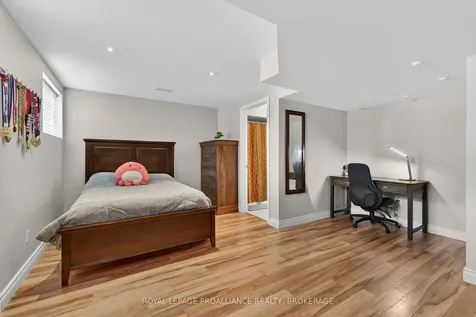 492 Cheryl Place Kingston ON K7K 0B2