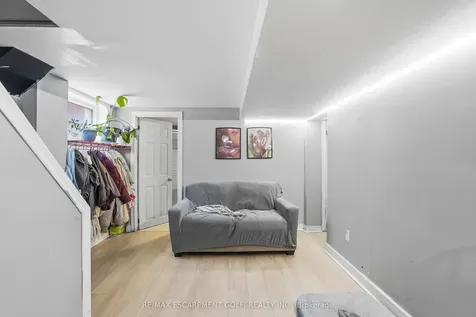 42 Sunnylea Drive St. Catharines ON L2M 5Z8
