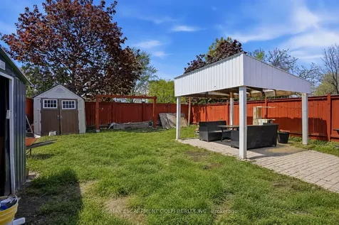 42 Sunnylea Drive St. Catharines ON L2M 5Z8