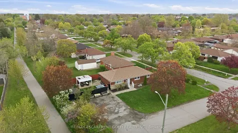 42 Sunnylea Drive St. Catharines ON L2M 5Z8