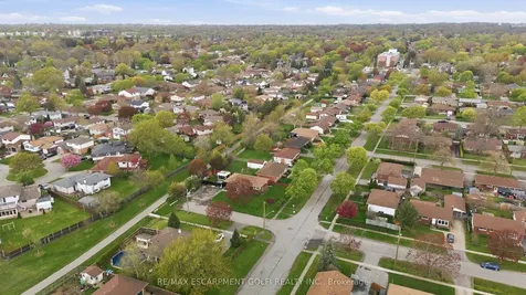 42 Sunnylea Drive St. Catharines ON L2M 5Z8