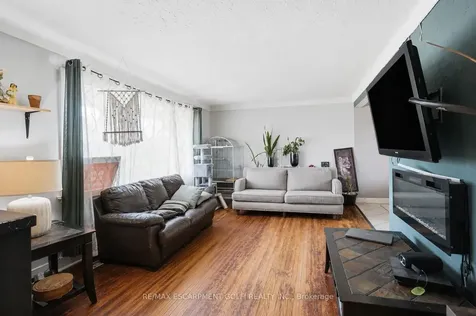 42 Sunnylea Drive St. Catharines ON L2M 5Z8