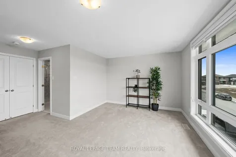 539 Honeylocust Avenue Kanata ON K2V 0L8
