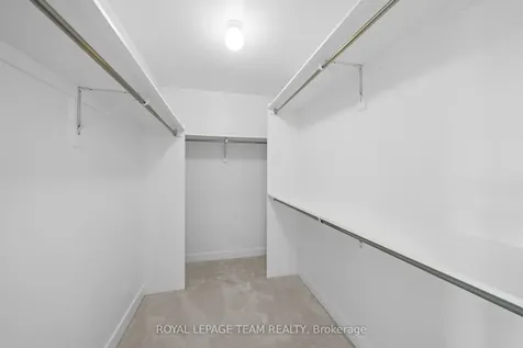 539 Honeylocust Avenue Kanata ON K2V 0L8