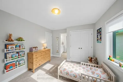 539 Honeylocust Avenue Kanata ON K2V 0L8